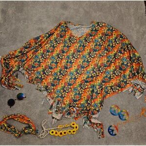 Retro 70s Hippie Costume Set w/‎ Poncho, Flower Headband, Peace Sign Jewelry